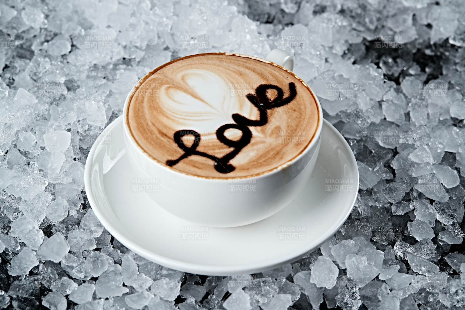 美式拉花卡布奇诺咖啡