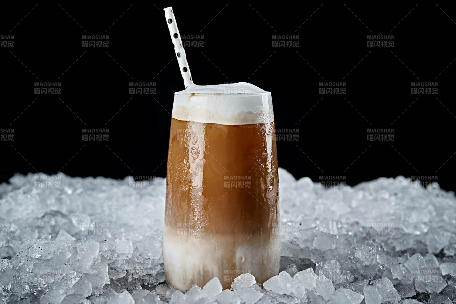 美式雪顶奶油冰咖啡