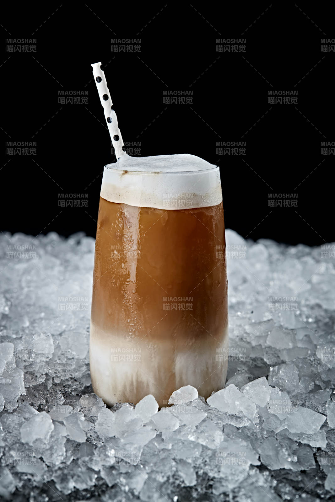 美式雪顶奶油冰咖啡