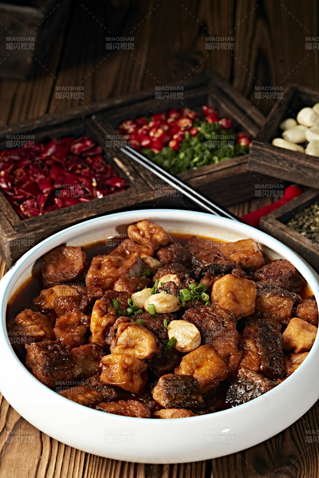 紅燒蒜香鯰魚炸豆腐