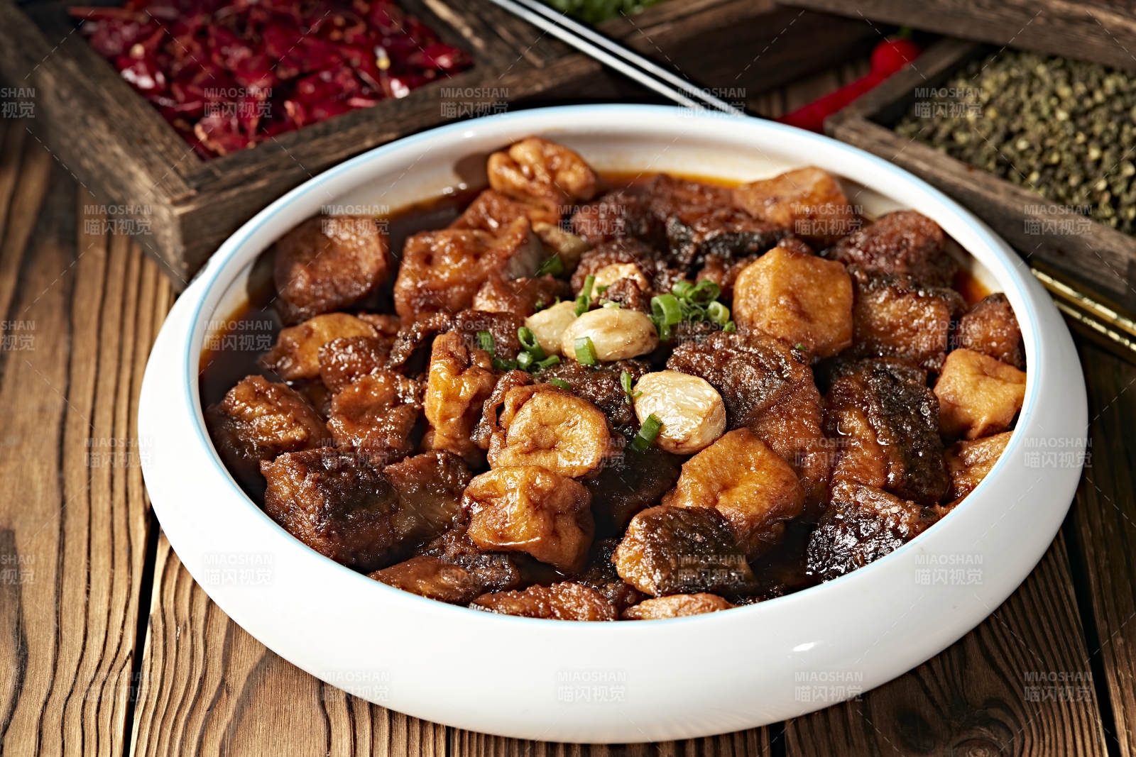 紅燒蒜香鯰魚炸豆腐