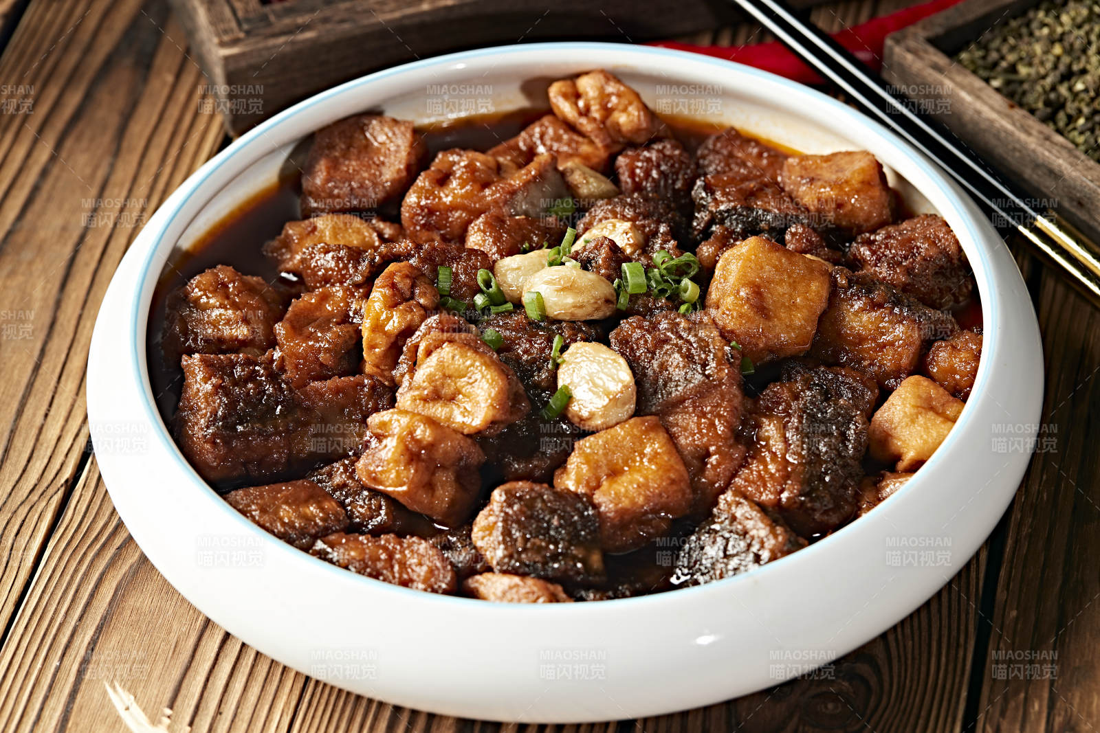 紅燒蒜香鯰魚炸豆腐