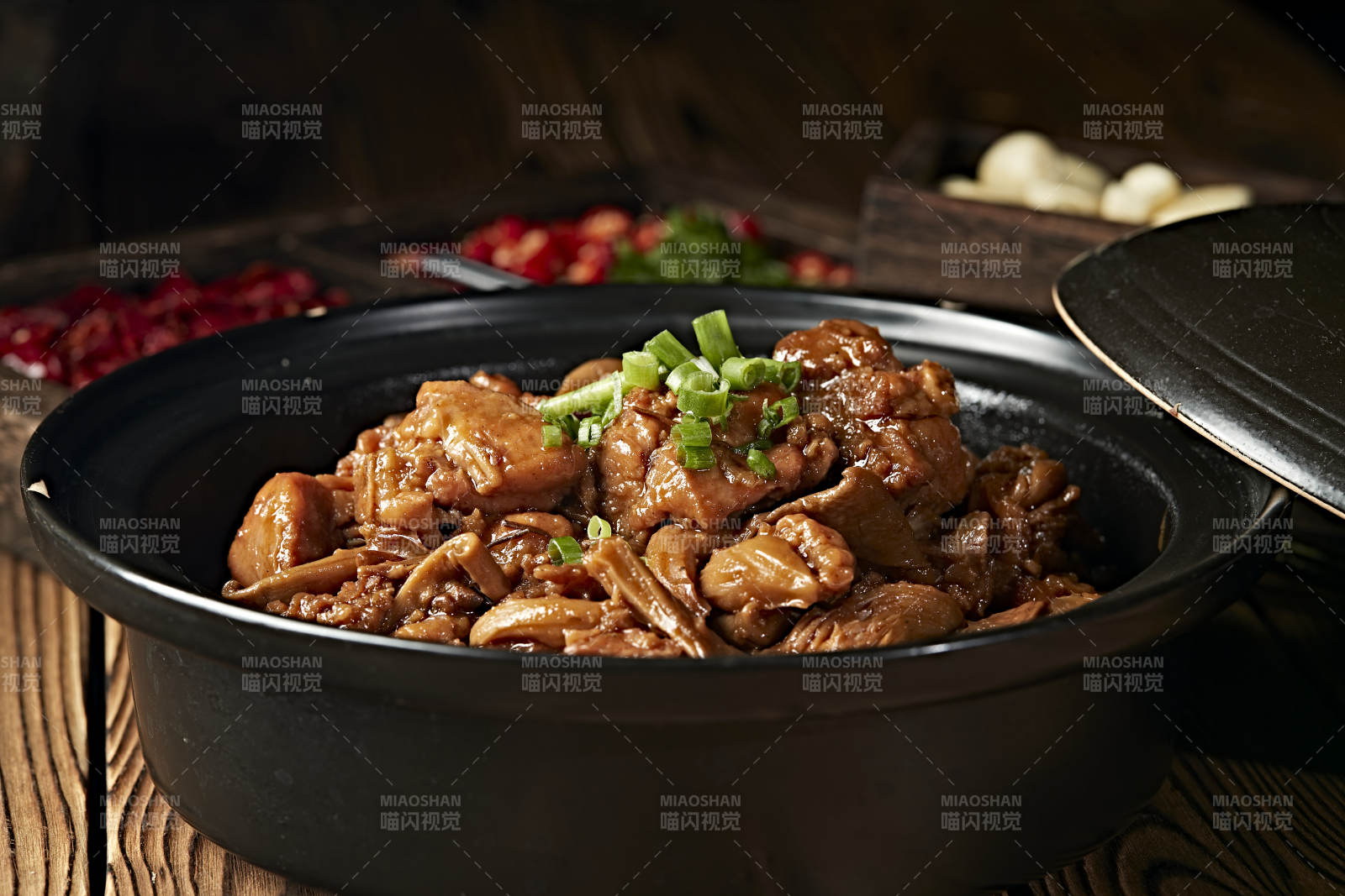 砂鍋松蘑燒雞塊