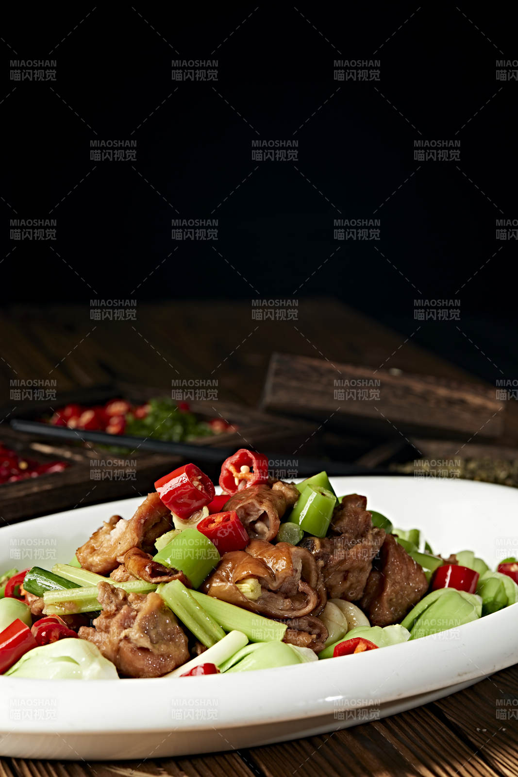 米椒蒜香燒肥腸