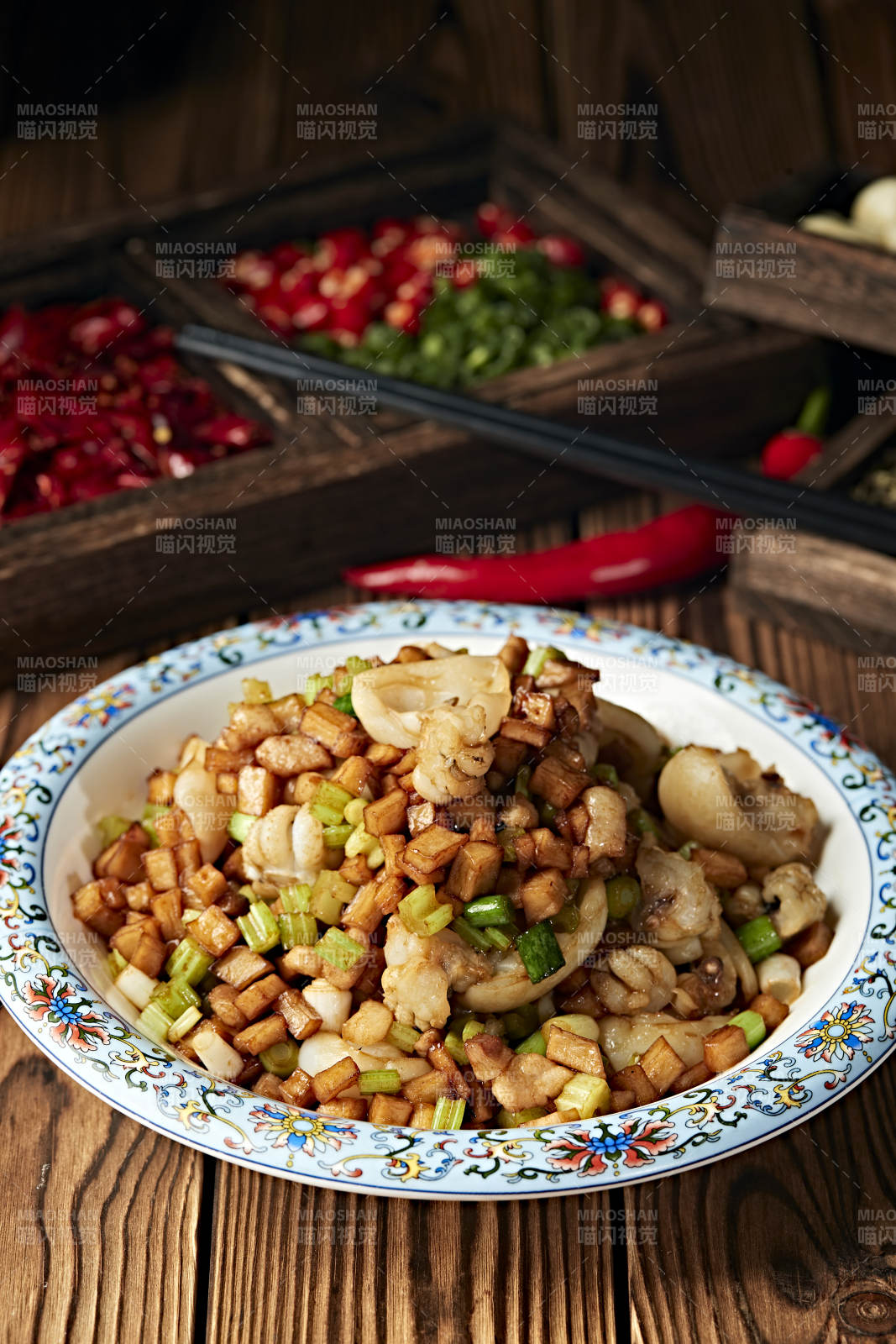 西芹杏鮑菇粒醬爆墨魚