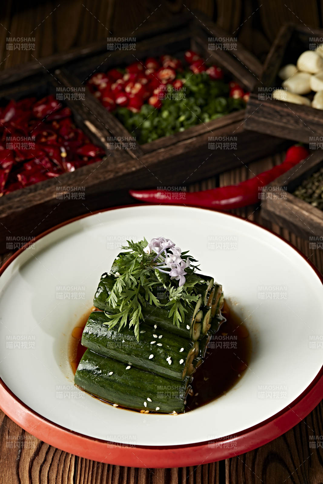 美味凉菜浇汁青瓜