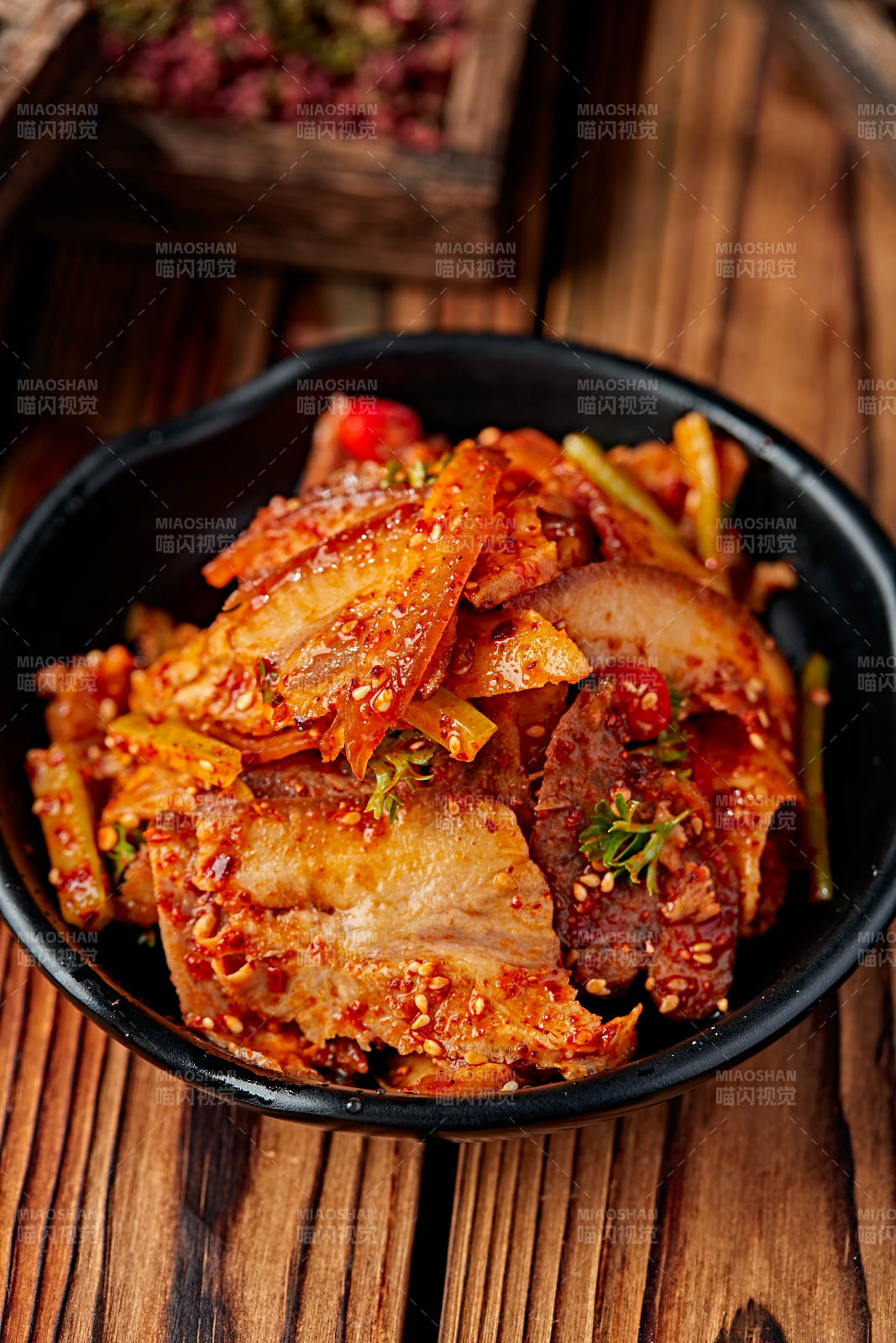 红油香辣烟熏猪五花肉切片