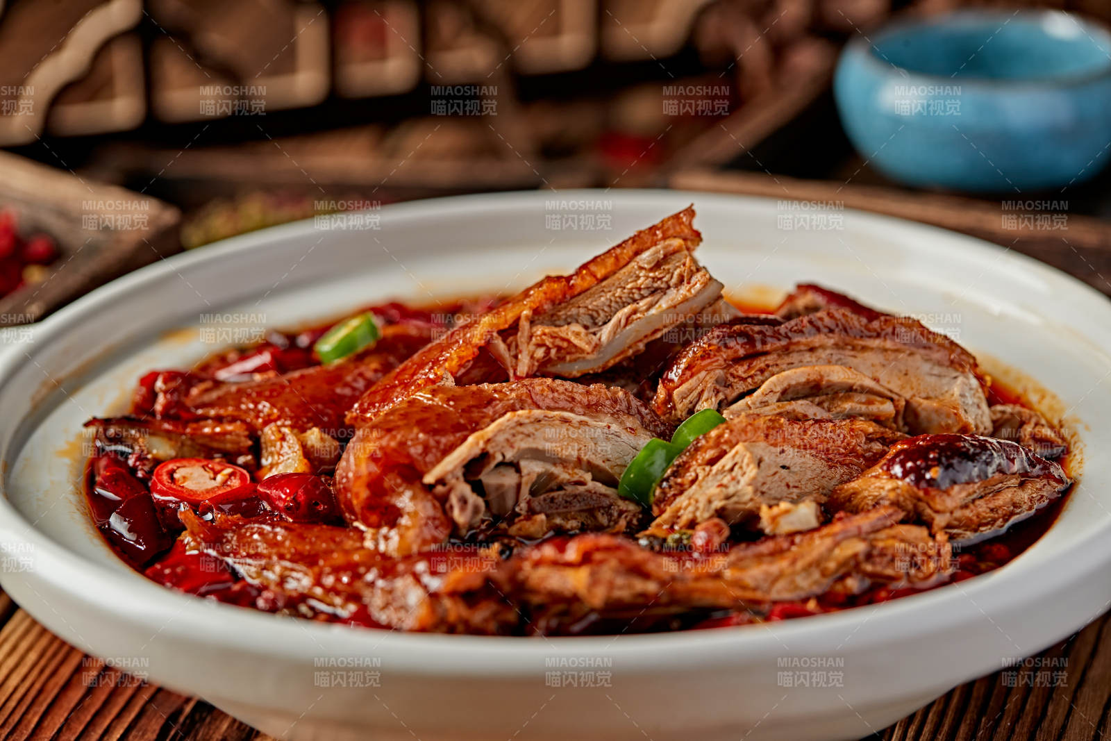 砂鍋紅油香辣燉老鴨