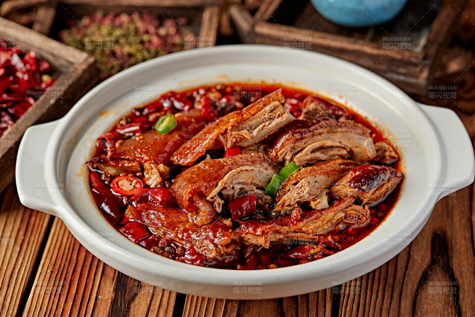 砂鍋紅油香辣燉老鴨