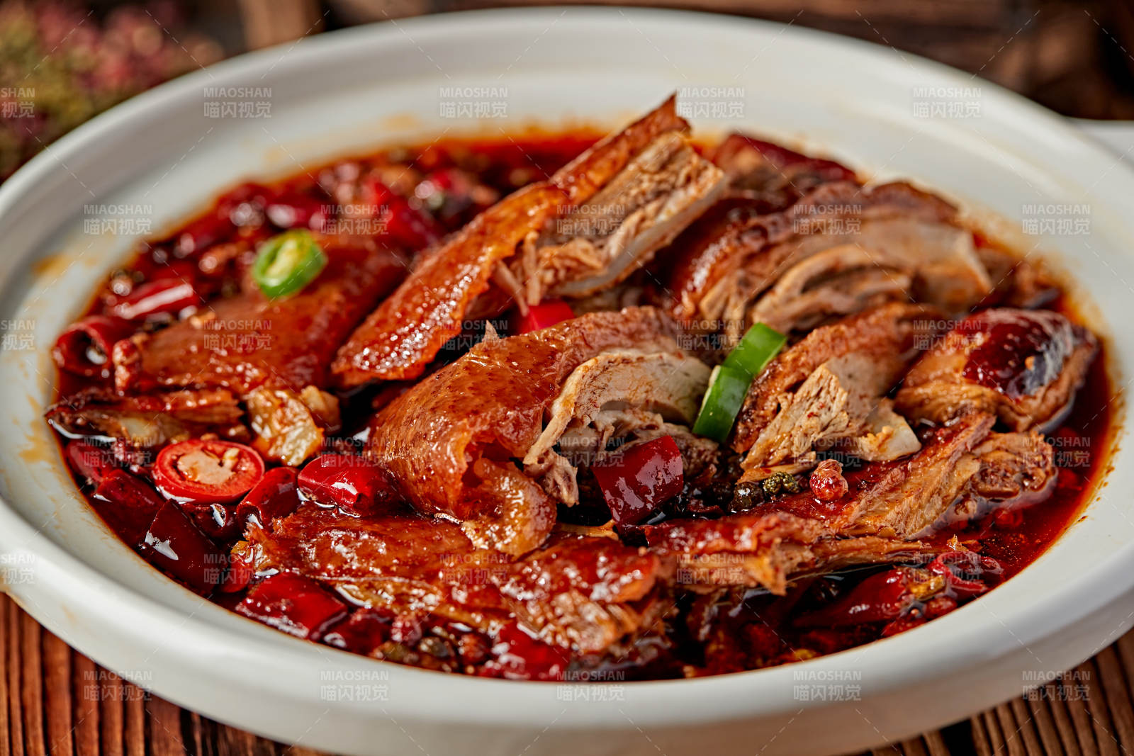 砂鍋紅油香辣燉老鴨