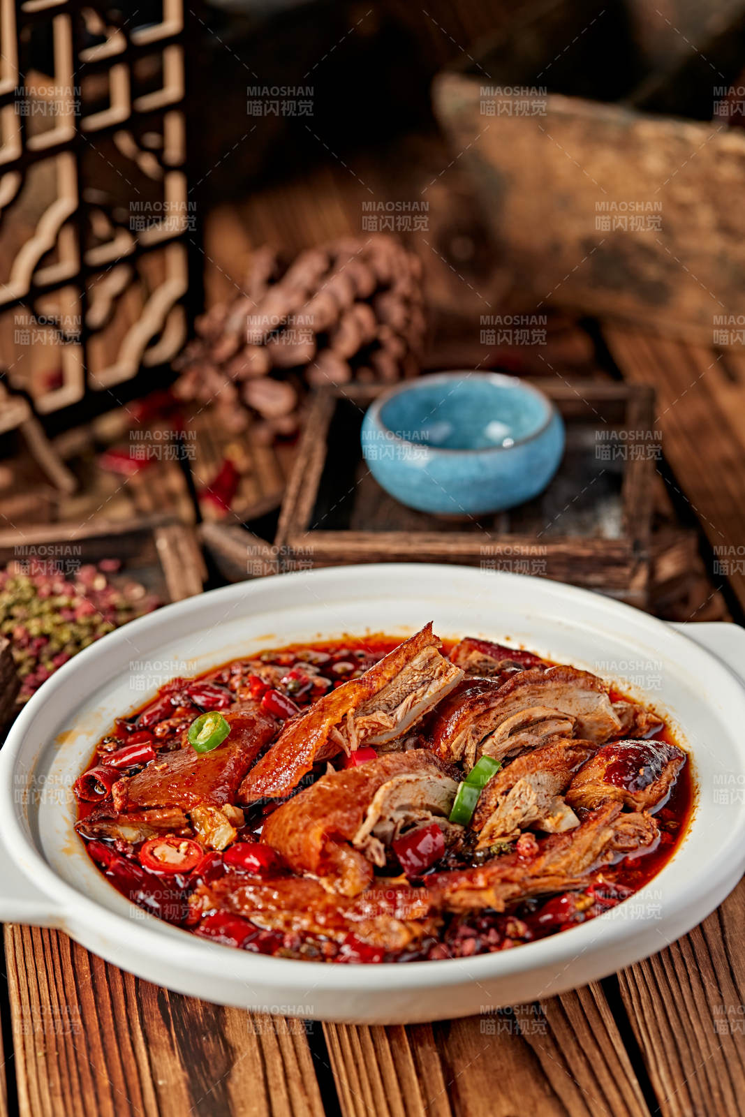 砂鍋紅油香辣燉老鴨