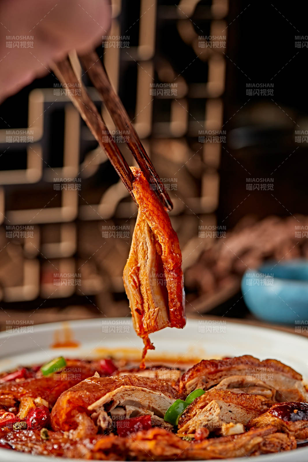 砂鍋紅油香辣燉老鴨