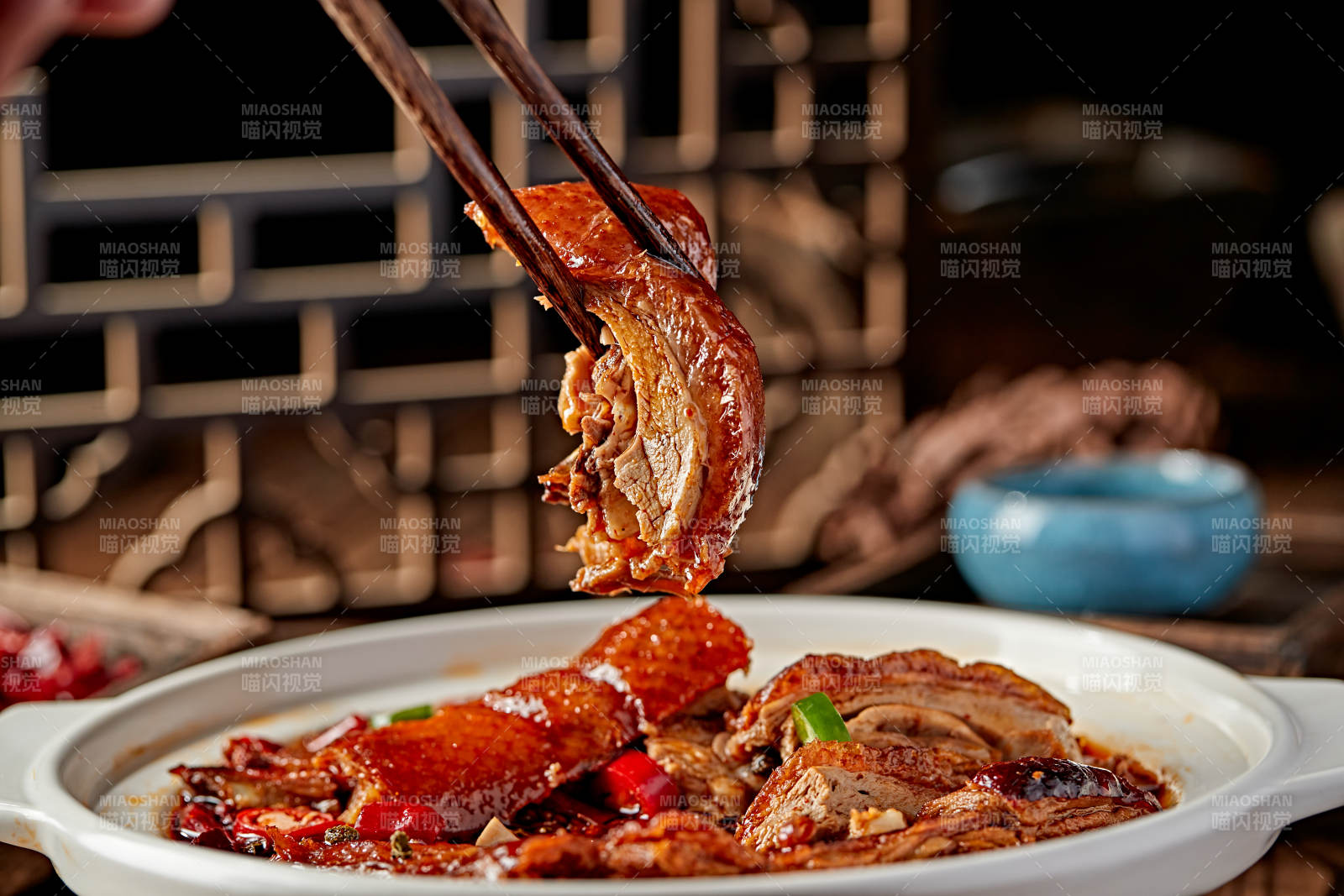 砂鍋紅油香辣燉老鴨