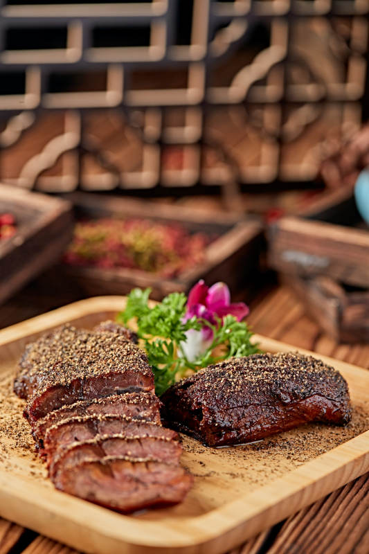 黑胡椒散粉香煎牛腱子