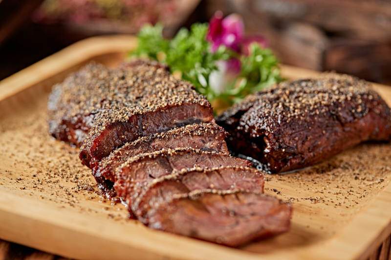 黑胡椒散粉香煎牛腱子