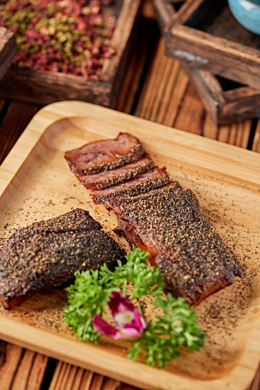 黑胡椒散粉香煎牛腱子