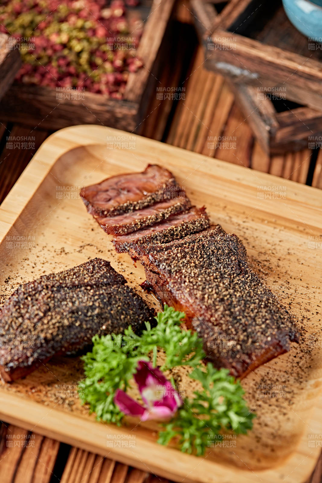 黑胡椒散粉香煎牛腱子