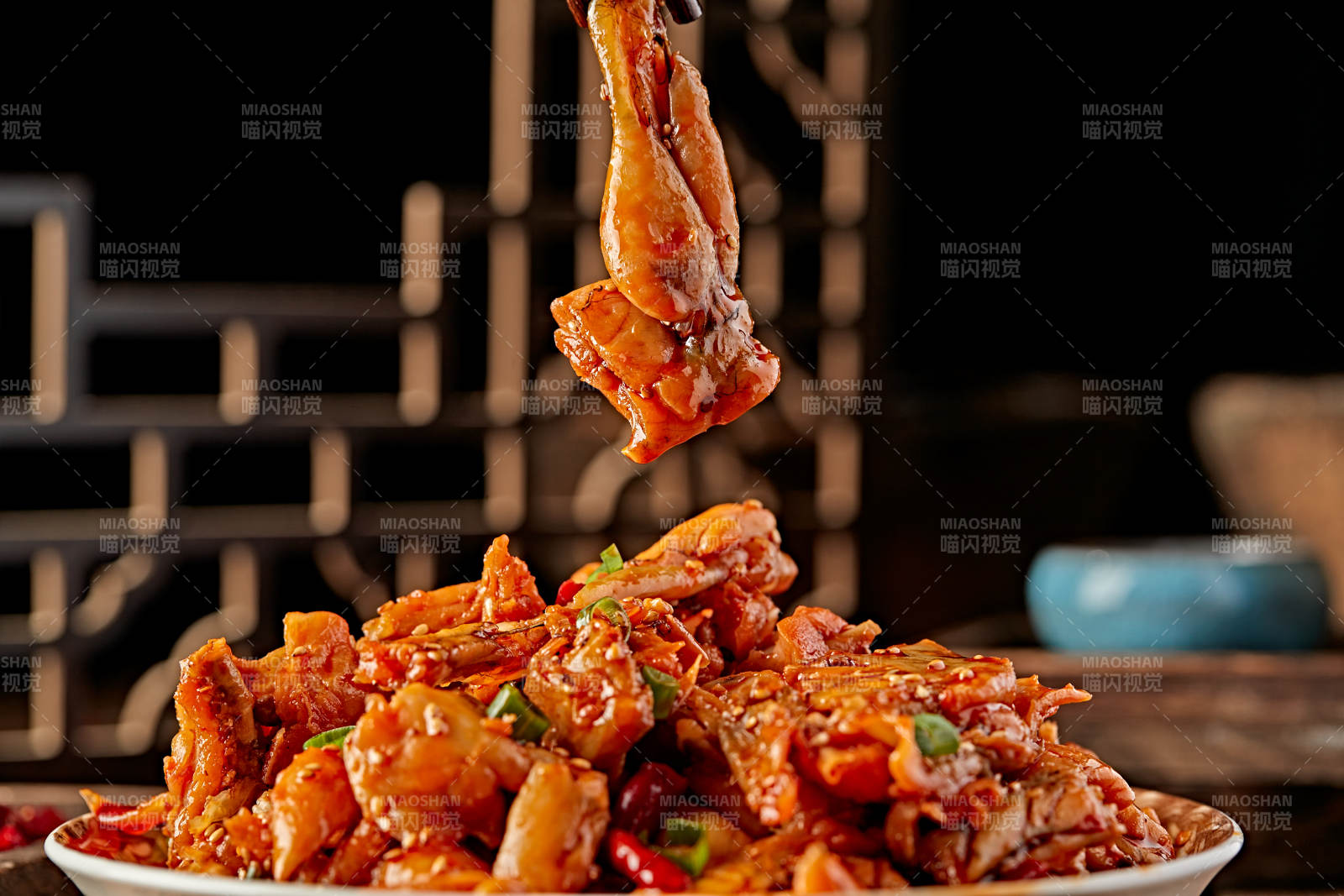 红油酸辣泡椒香水牛蛙