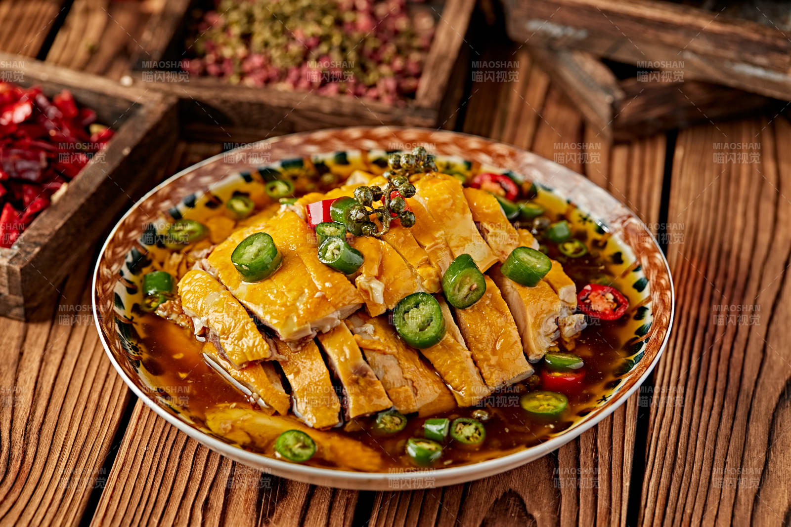 蔥香藤椒香辣口水雞