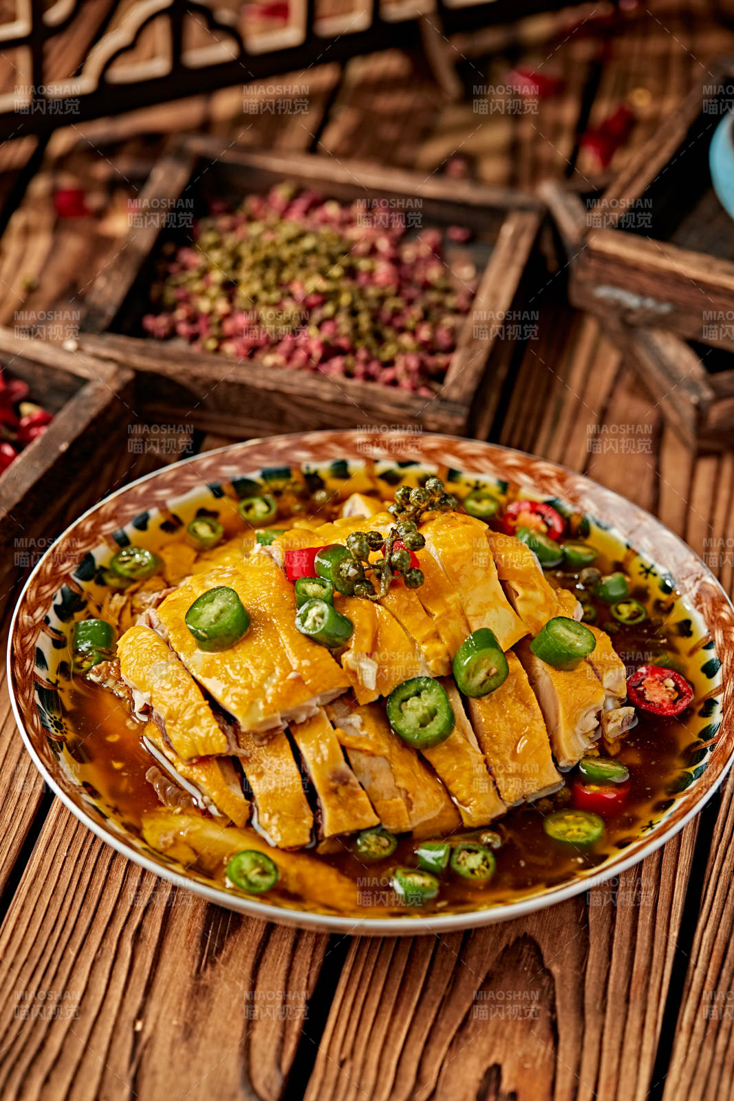 蔥香藤椒香辣口水雞