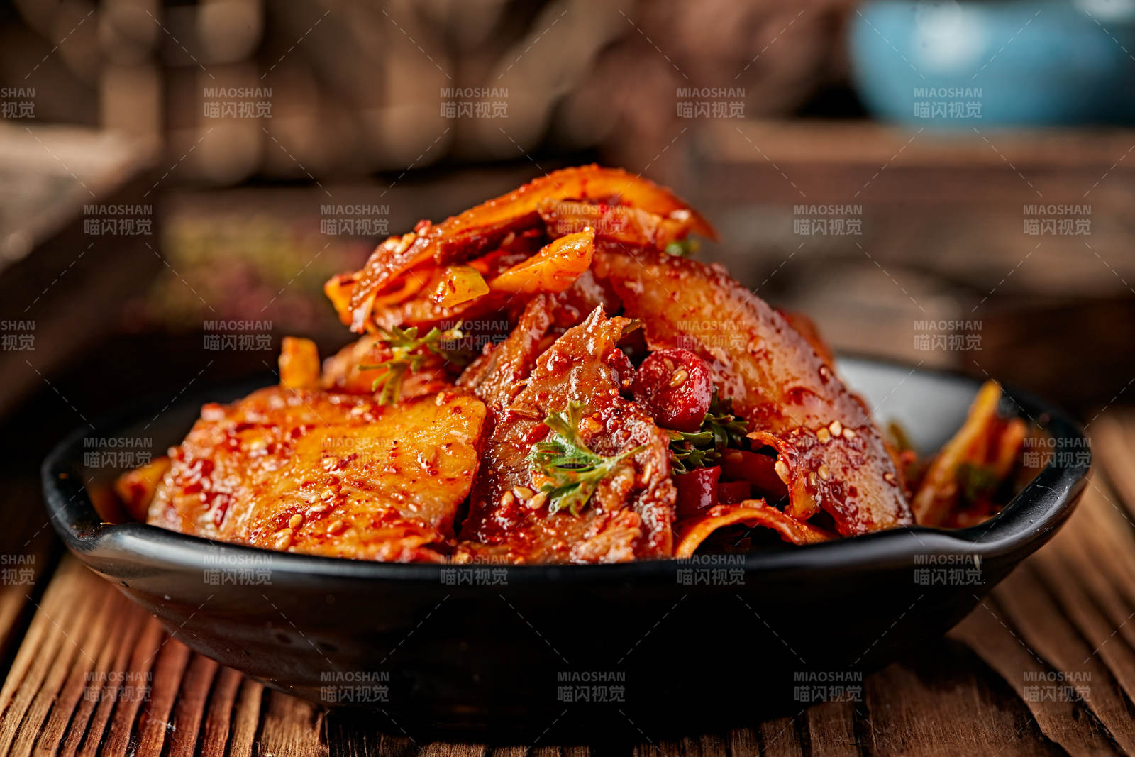 红油香辣烟熏猪五花肉切片