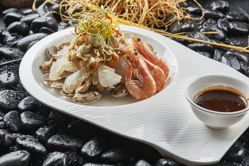 浇汁小海鲜海蜇皮花蛤扇贝肉明虾