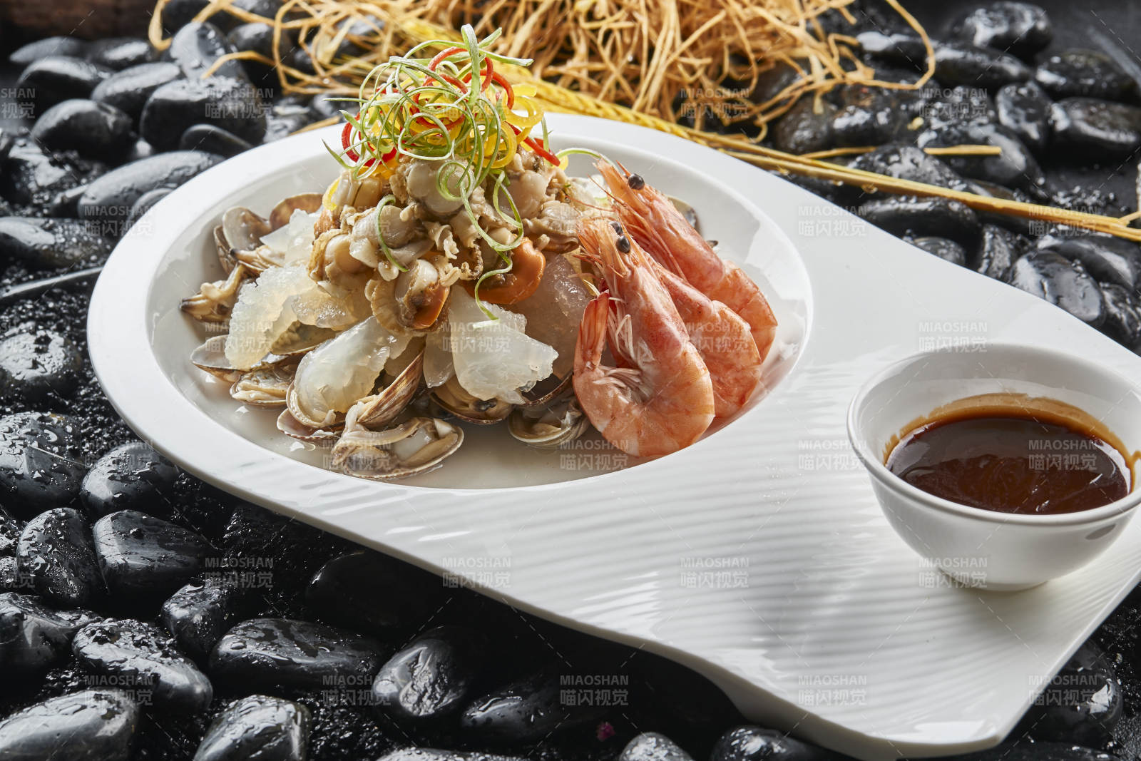 浇汁小海鲜海蜇皮花蛤扇贝肉明虾