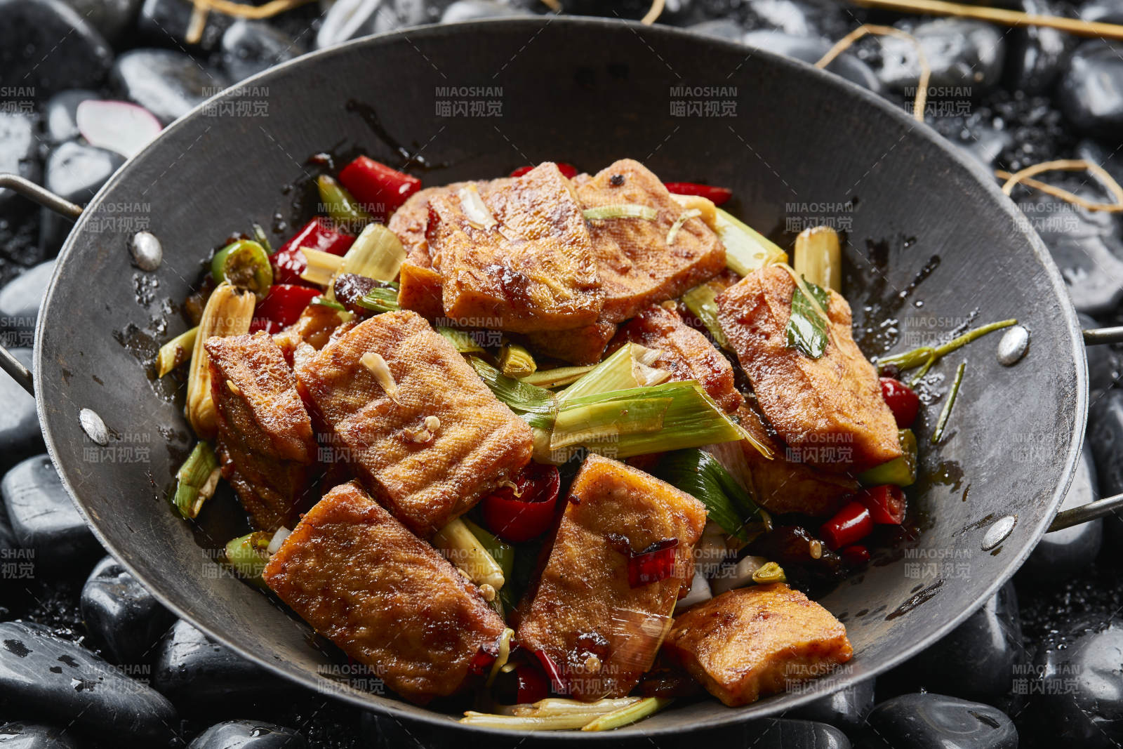 辣椒青蒜鍋仔油炸豆腐