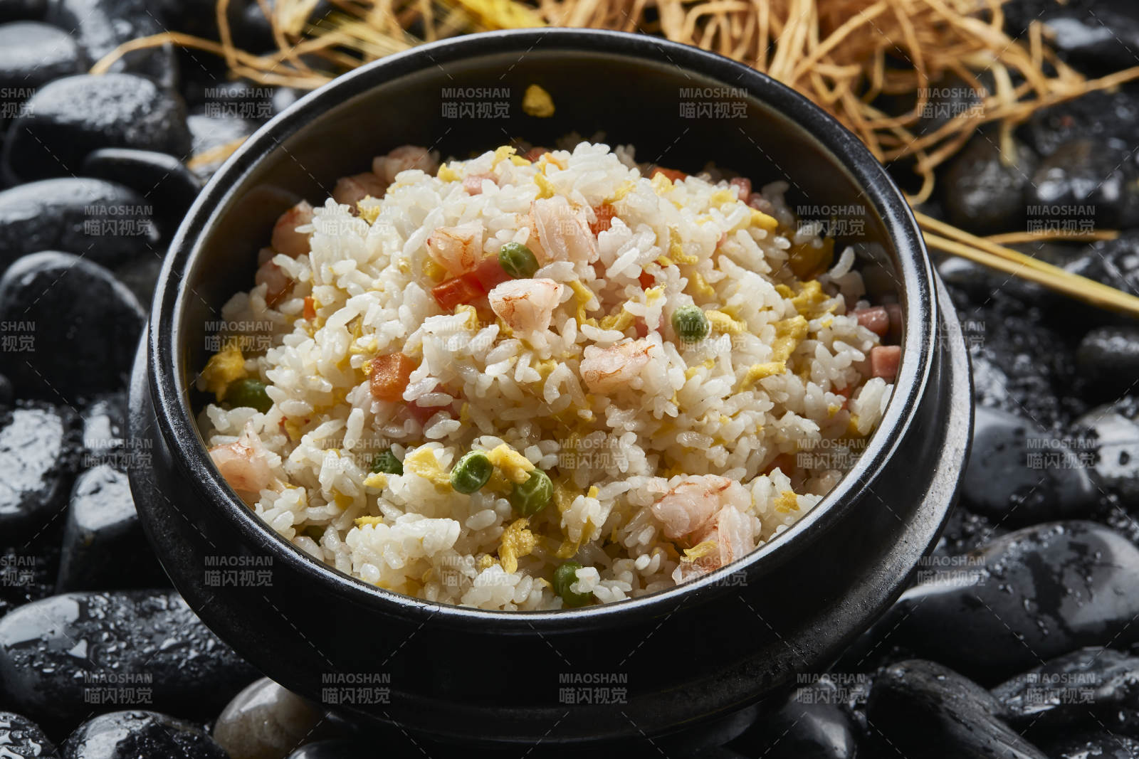 韩式虾仁石锅拌饭