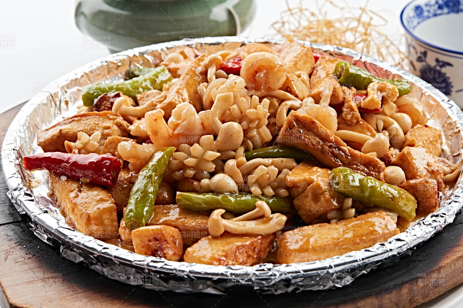 锡纸铁盘装的铁板什锦海鲜汇