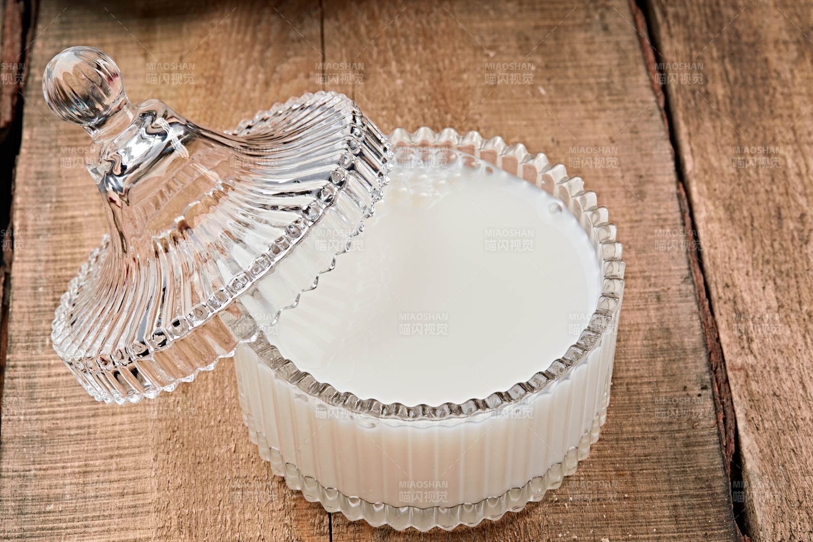 自制美味草原风味的多口味纯醸老酸奶