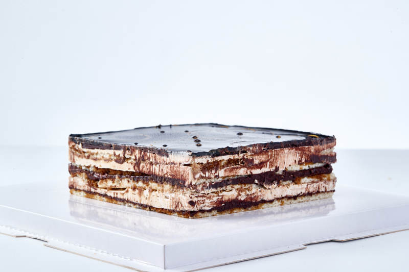 比利黑巧克力鮮奶慕斯杏仁蛋糕