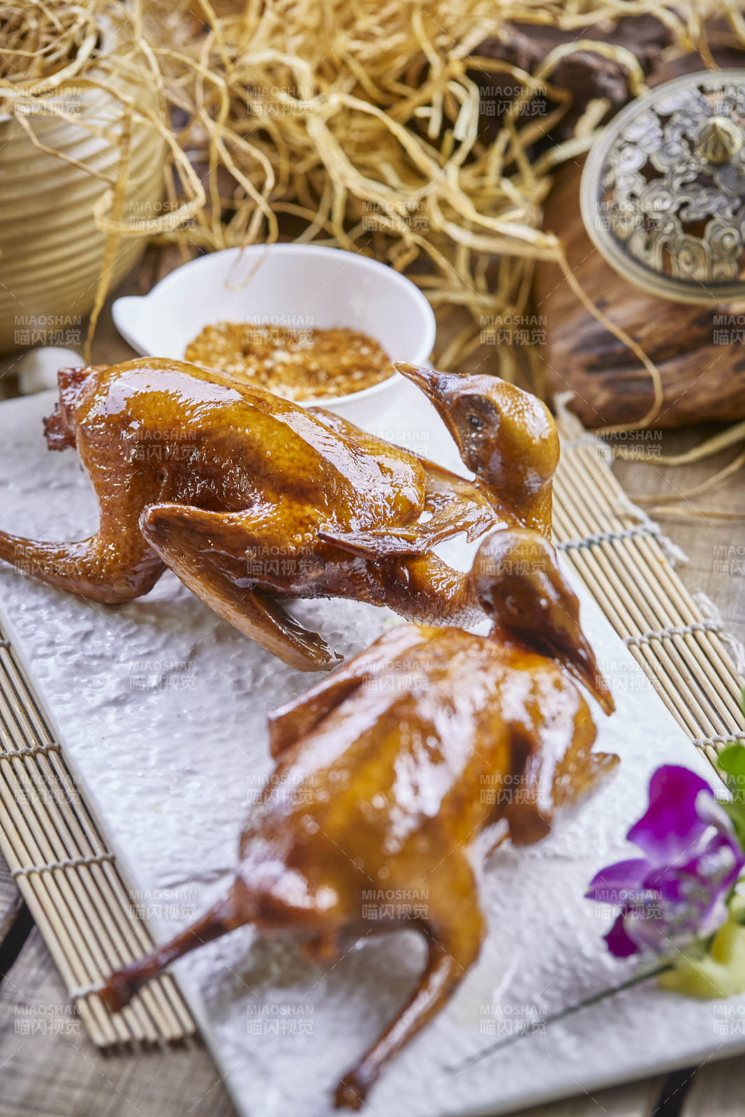 港式香酥脆皮乳鸽