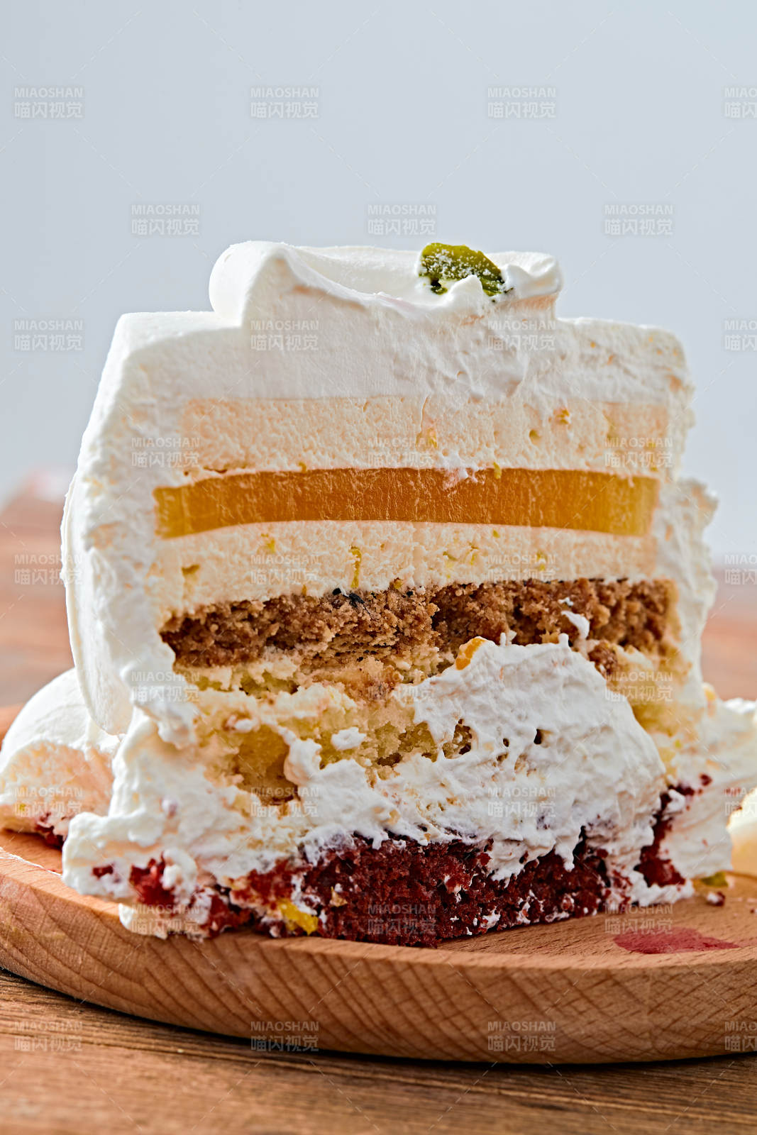 鲜水果奶油多层夹心蛋糕