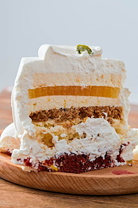 鲜水果奶油多层夹心蛋糕