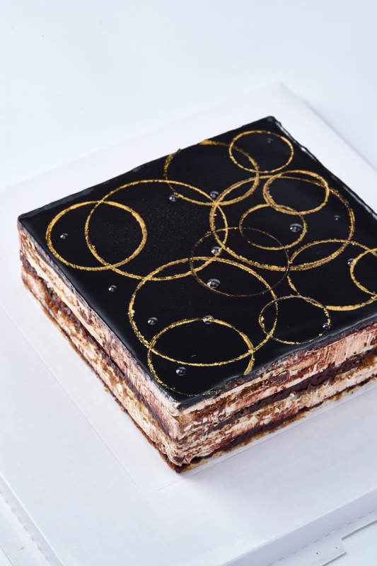 比利黑巧克力鮮奶慕斯杏仁蛋糕