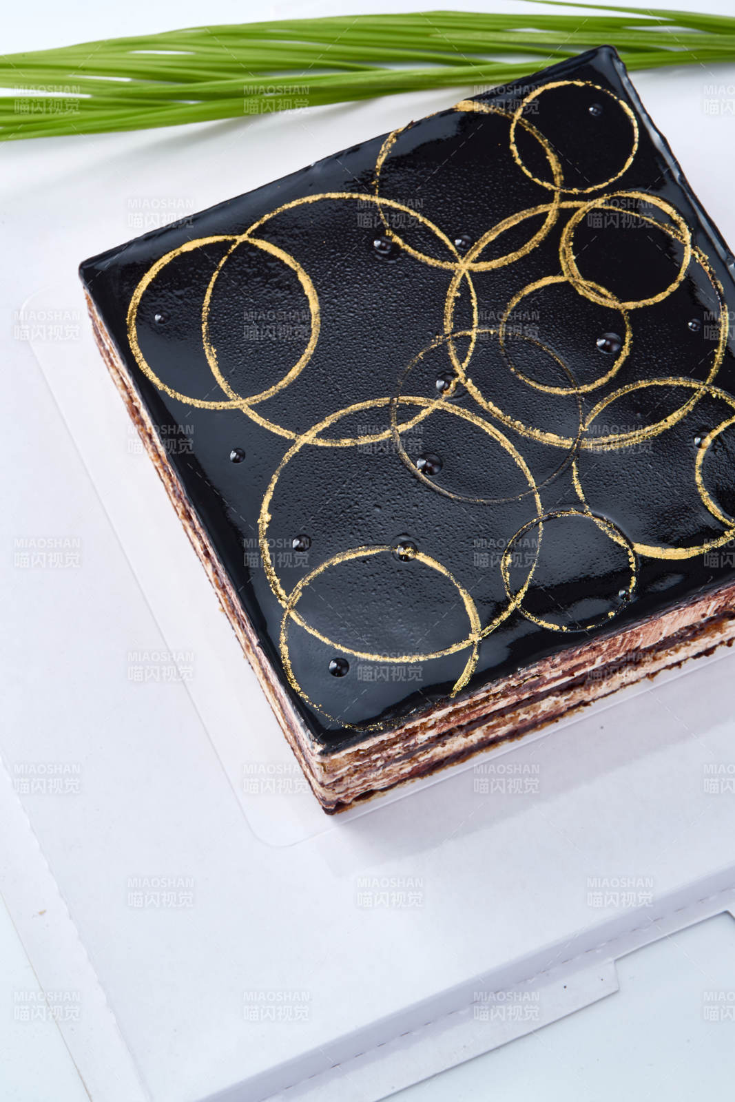 比利黑巧克力鮮奶慕斯杏仁蛋糕