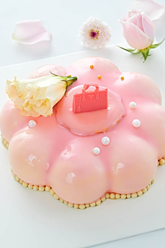 玫瑰初吻蓝莓夹心鲜奶蛋糕