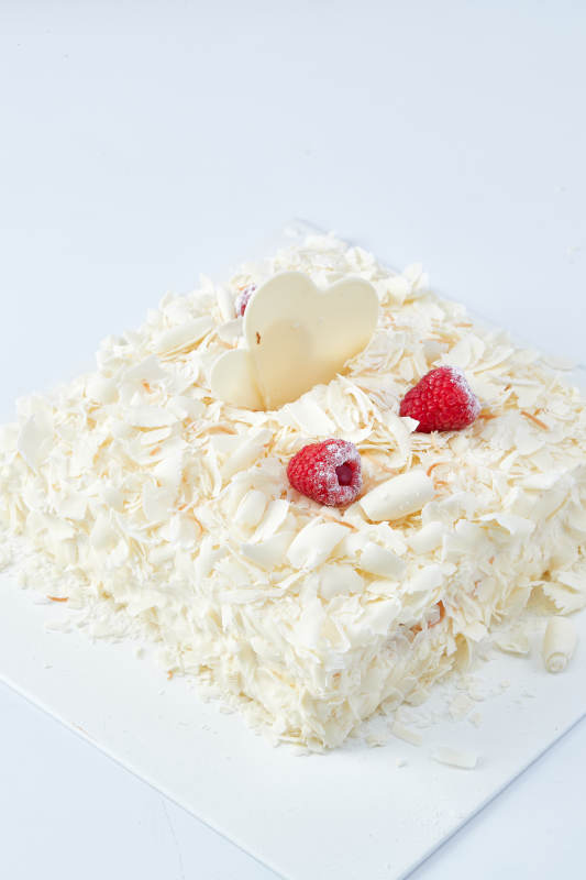 草莓白巧克力榴蓮慕斯生日蛋糕