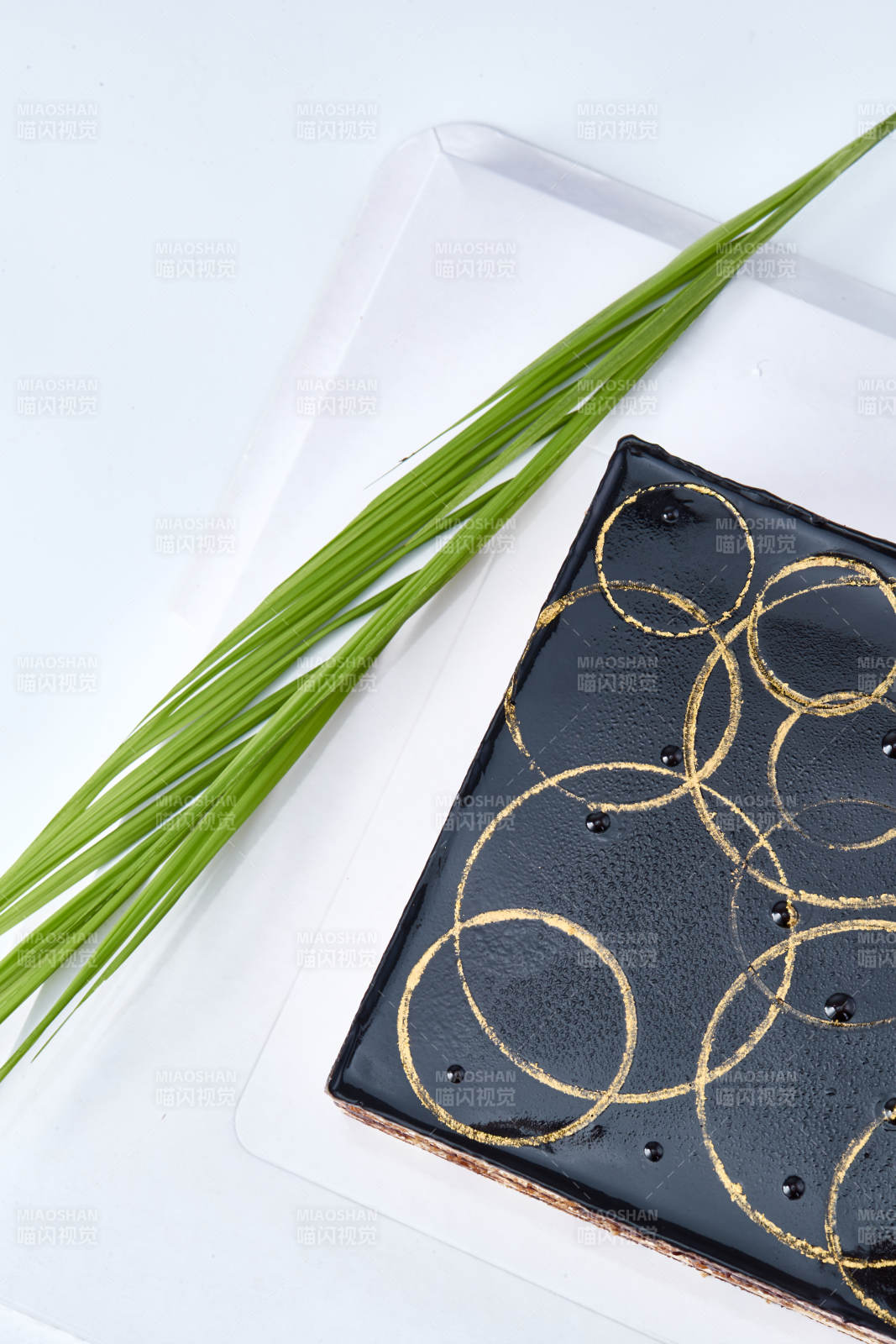 比利黑巧克力鮮奶慕斯杏仁蛋糕