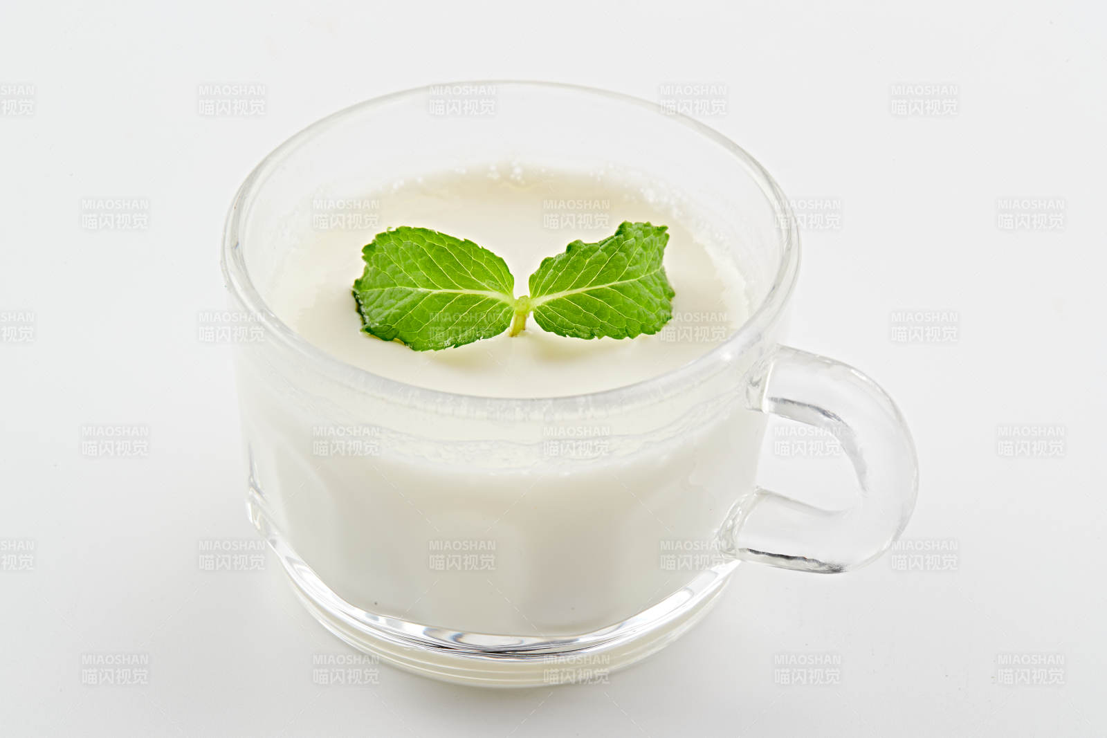 自制美味草原风味的多口味纯醸老酸奶