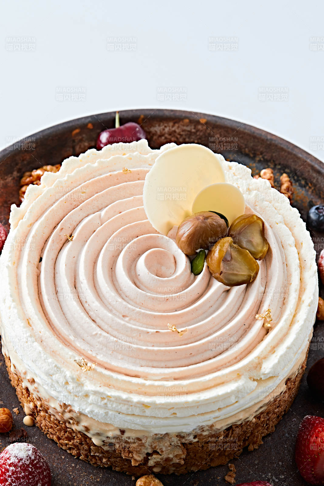 香烤坚果碎烧板栗金箔冰激凌蛋糕