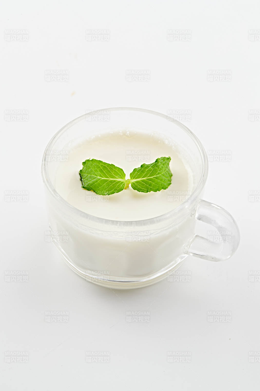 自制美味草原风味的多口味纯醸老酸奶