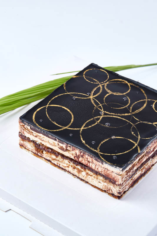 比利黑巧克力鮮奶慕斯杏仁蛋糕