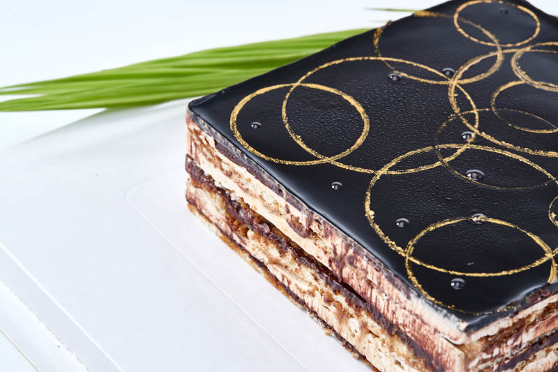 比利黑巧克力鮮奶慕斯杏仁蛋糕