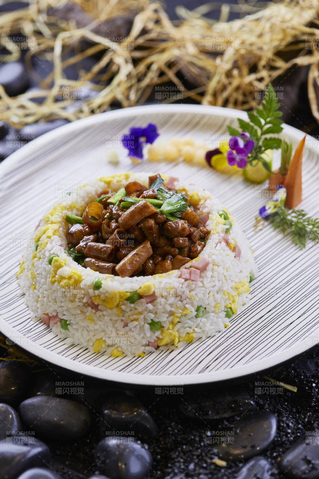 韭菜炒海肠盖扬州炒饭