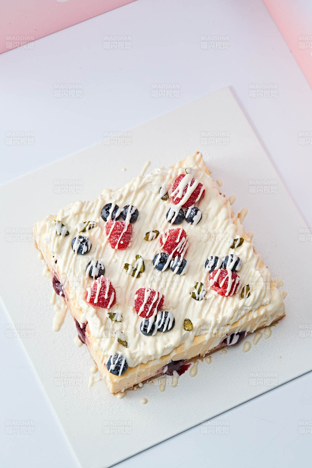 藍莓樹莓鮮奶慕斯蛋糕