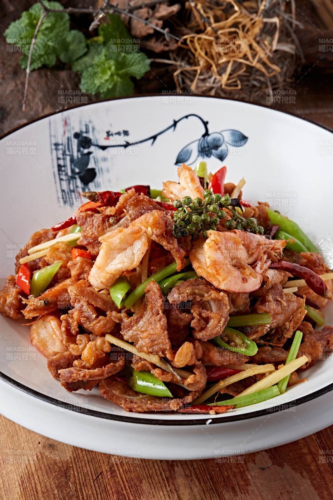 湘味藤椒麻辣大蝦月牙骨