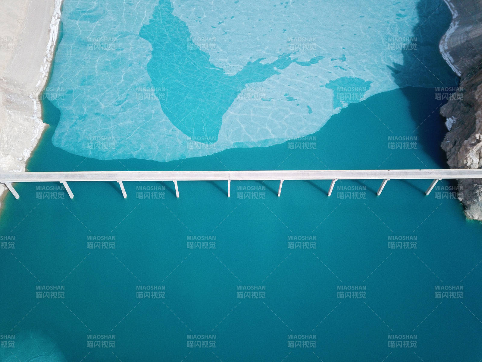 新疆碧海长桥航拍