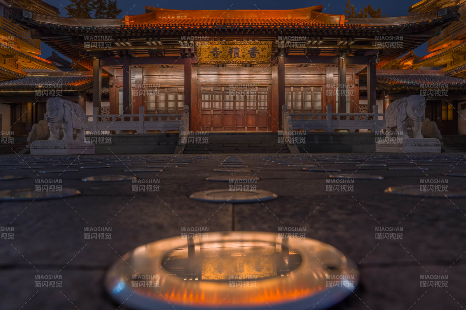 杭州香积寺夜景灯影